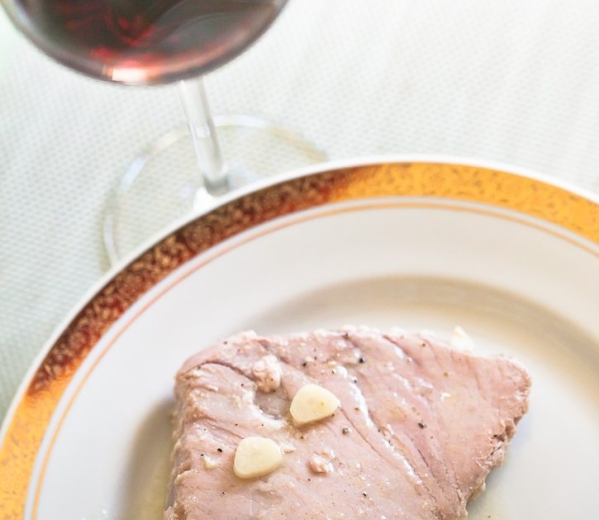 Stek z tuńczyka – łączenie z winem