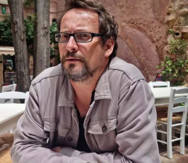 prowadzący Michał Bardel